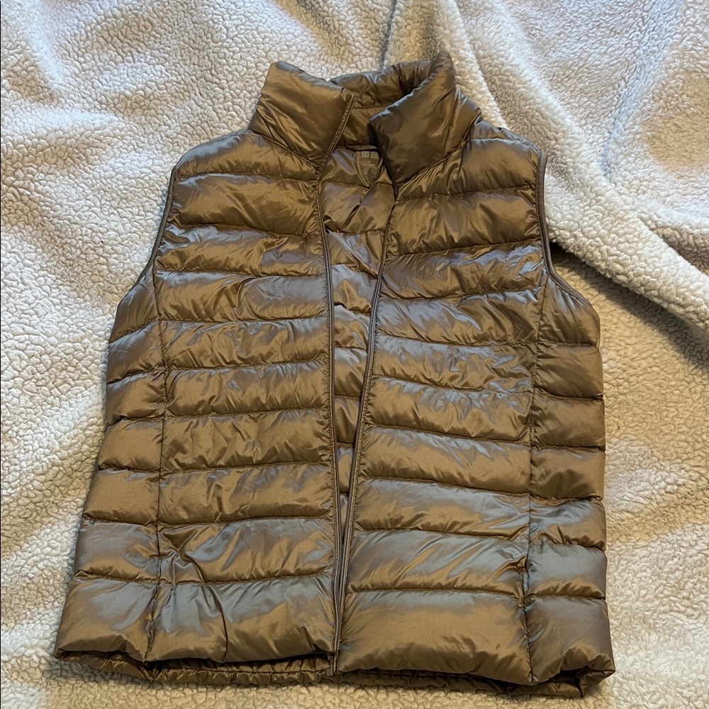 Uniqlo Chocolate Brown Puffer Vest